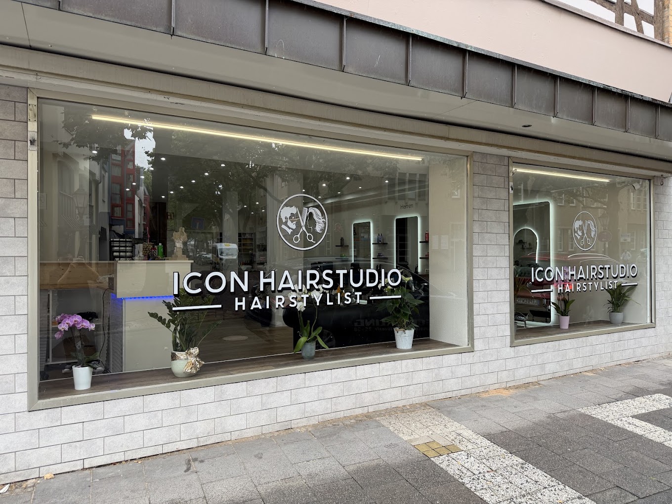 Icon Salon Außenansicht